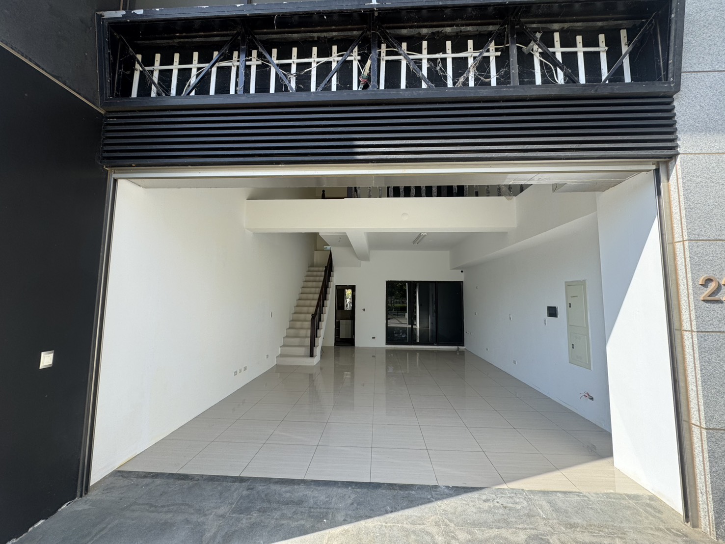 明日禾禾一樓金店面