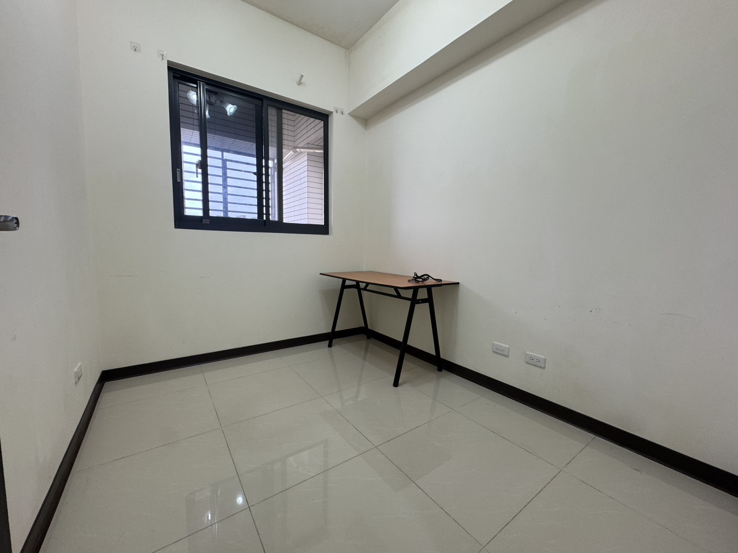 屋主想賣了快來看⭐⭐⭐近中壢後站體育園區兩房車位