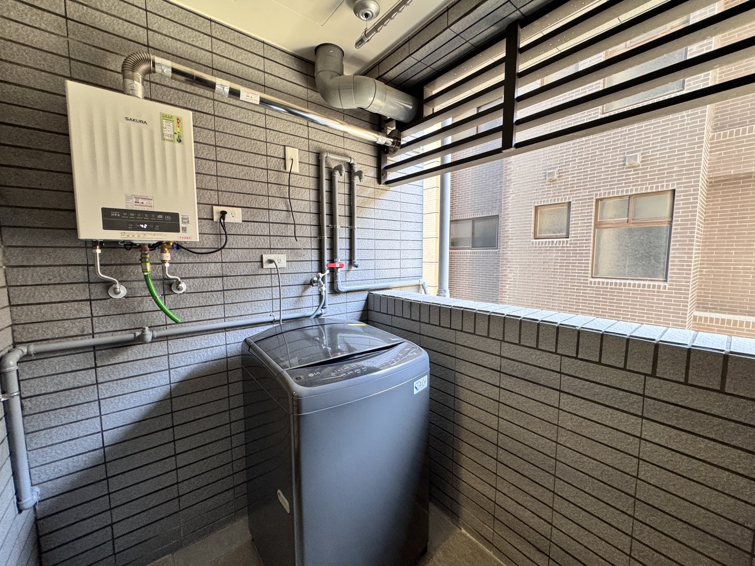 高鐵A18站『麗江星樣』全新裝潢+車位