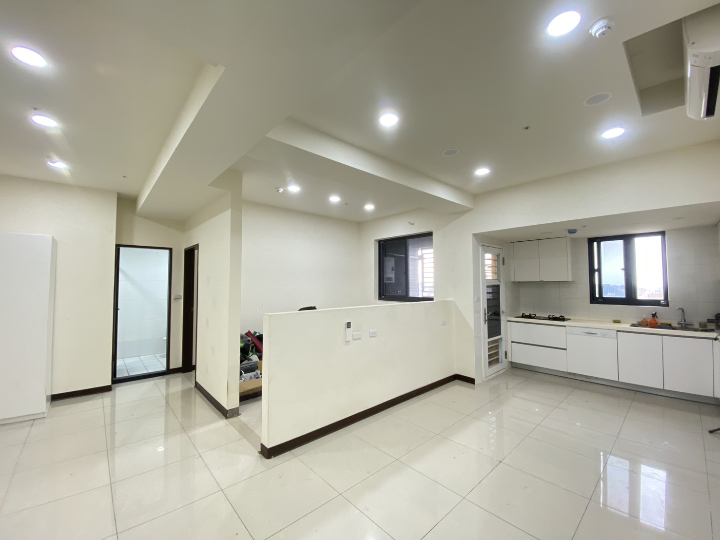 ⭐⭐⭐中壢運動公園旁2房平面車位