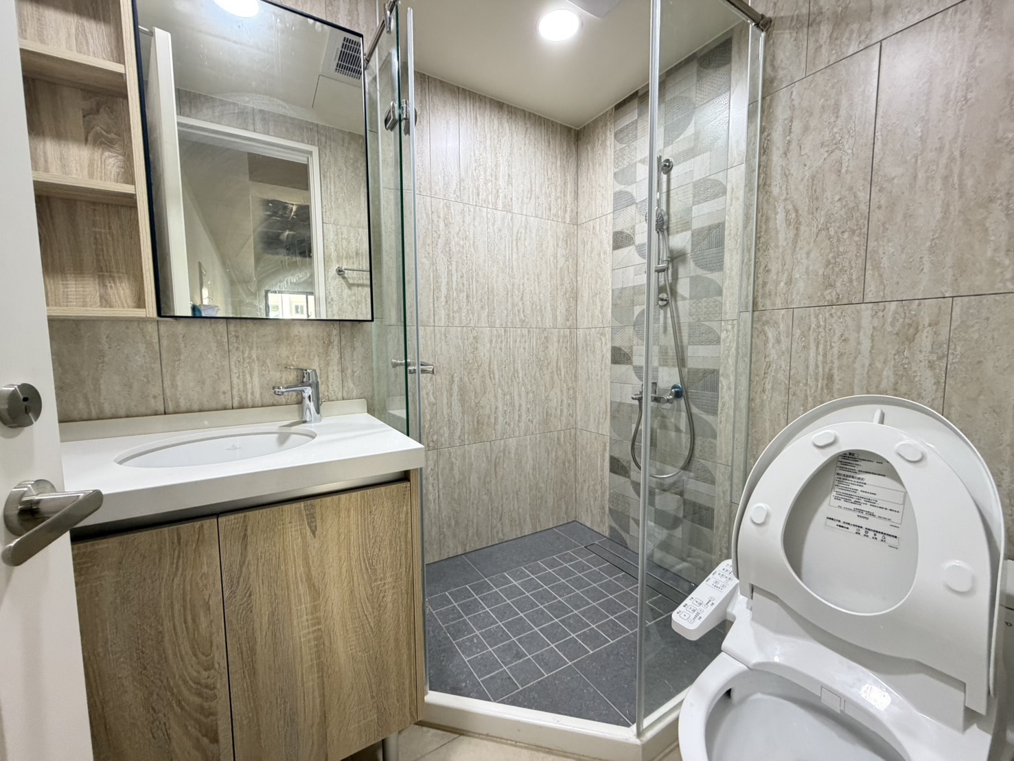 您不能錯過的⭐⭐⭐桃園中路國際ONE三房雙車位