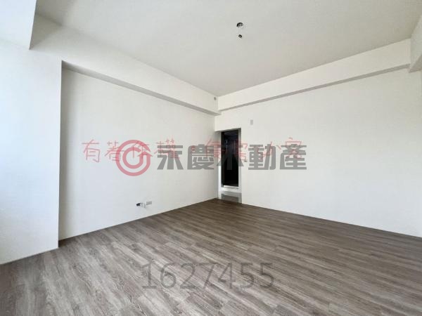 良為芳鄰長億商圈臨路朝南大面寬