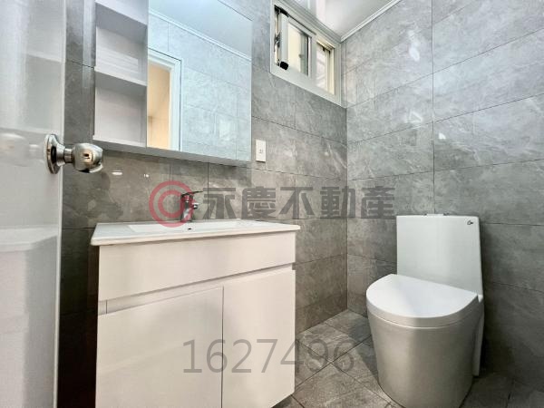 北屯區北平商圈文昌國小旁角間鄰路別墅
