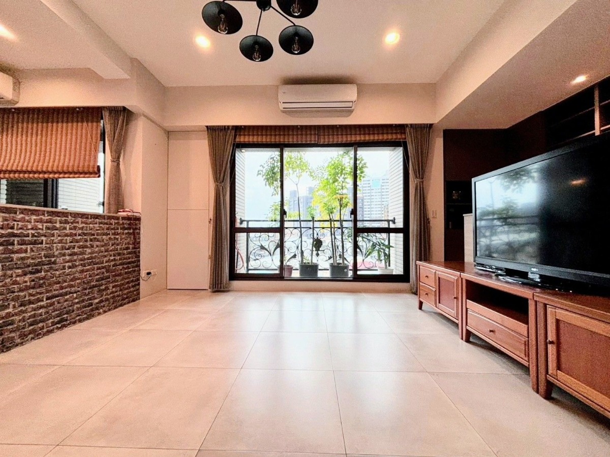圓璽不動產歐崇安🏡基泰明德3房雙車位