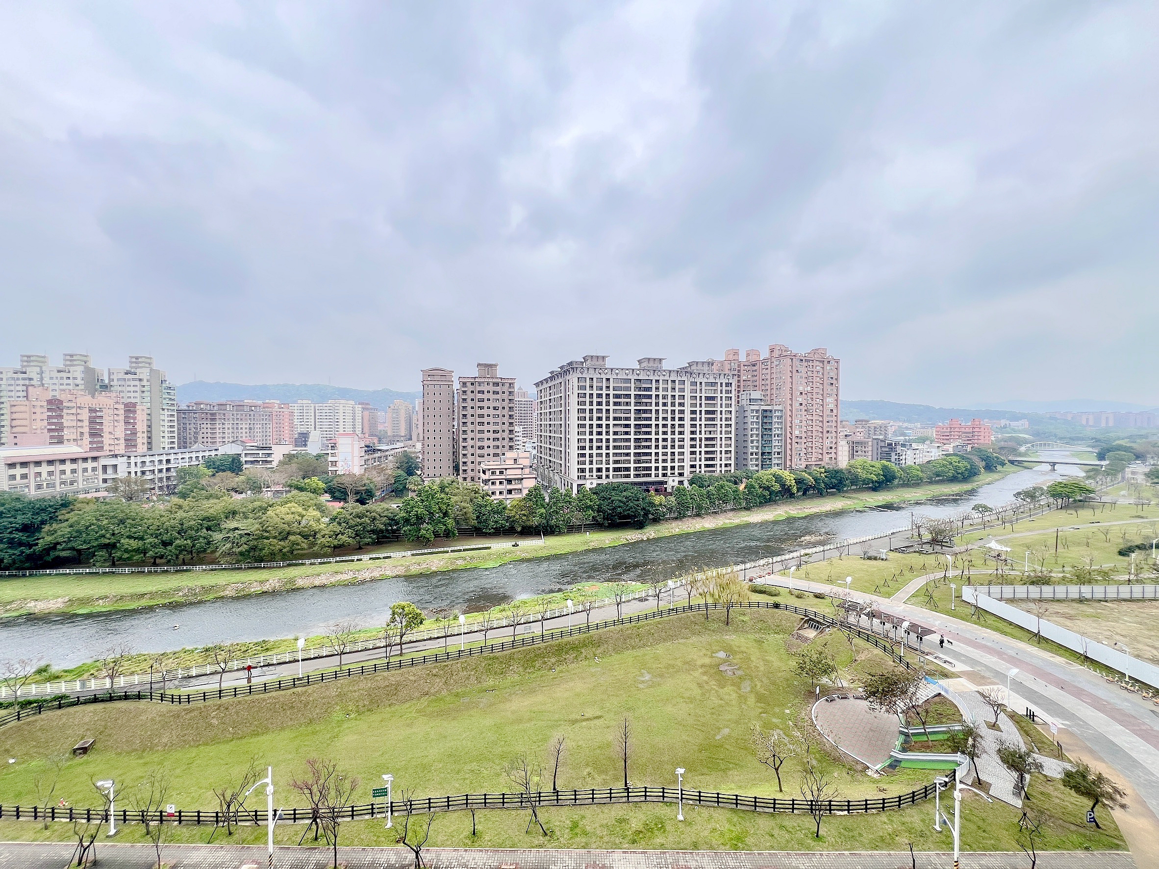 小檜溪昭揚天濤雙主臥面河景觀宅✨3+1房3車