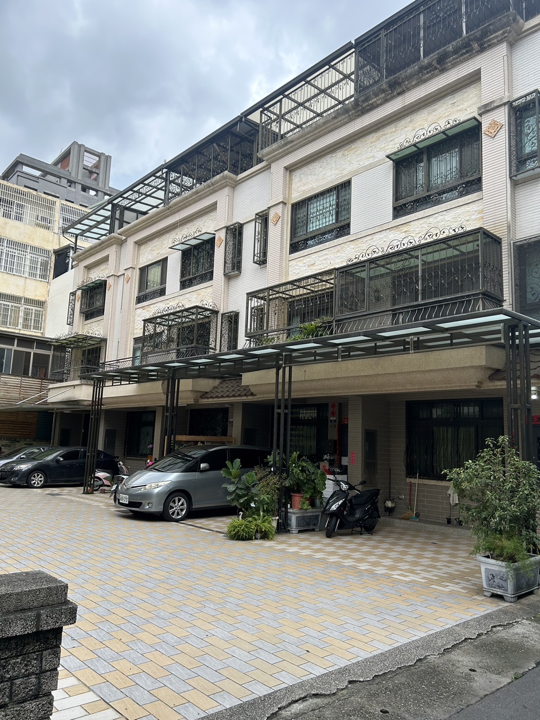 九德國小臨路透天邊間別墅