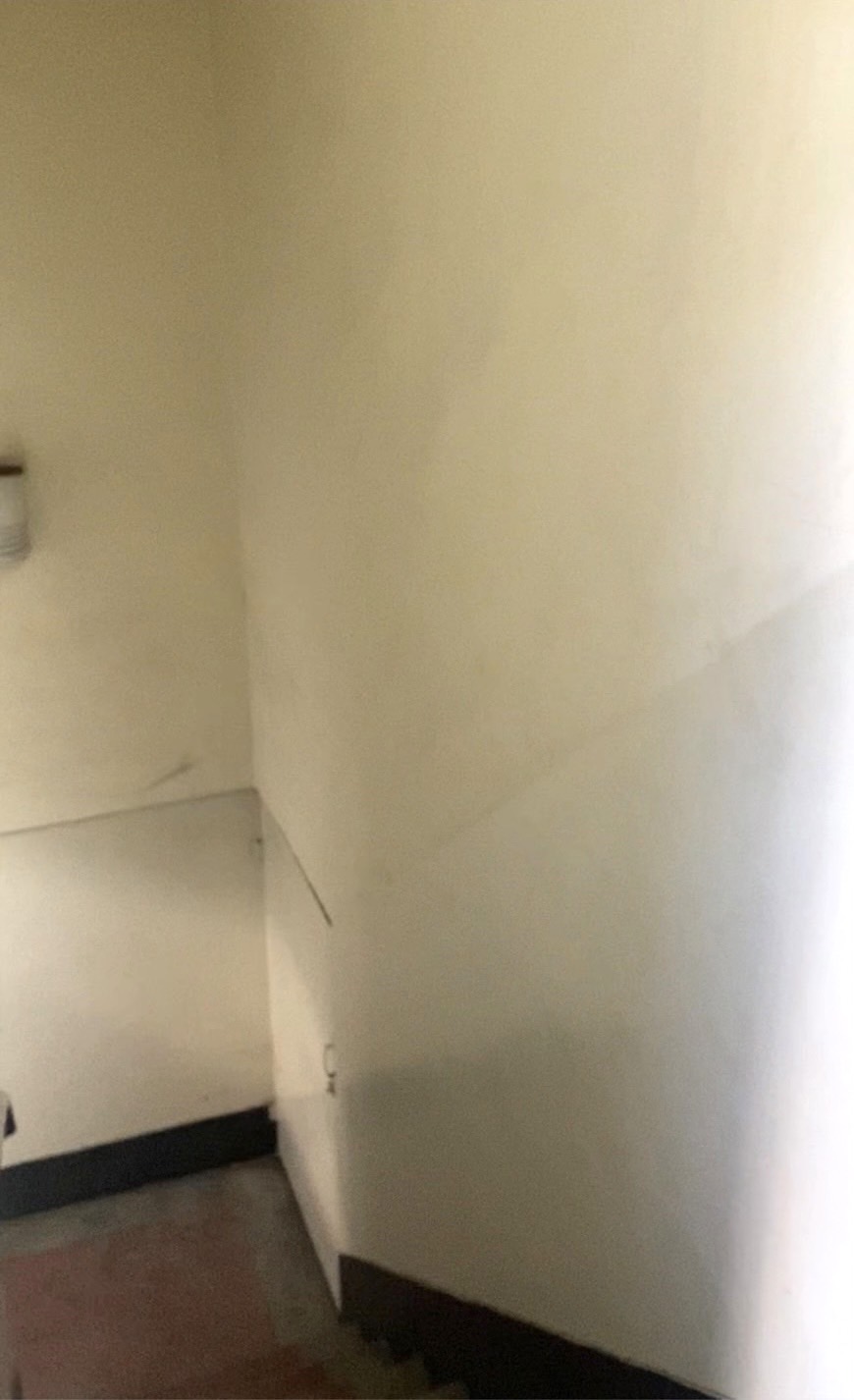 近中友百貨★中國醫商圈★三角窗透天整棟出