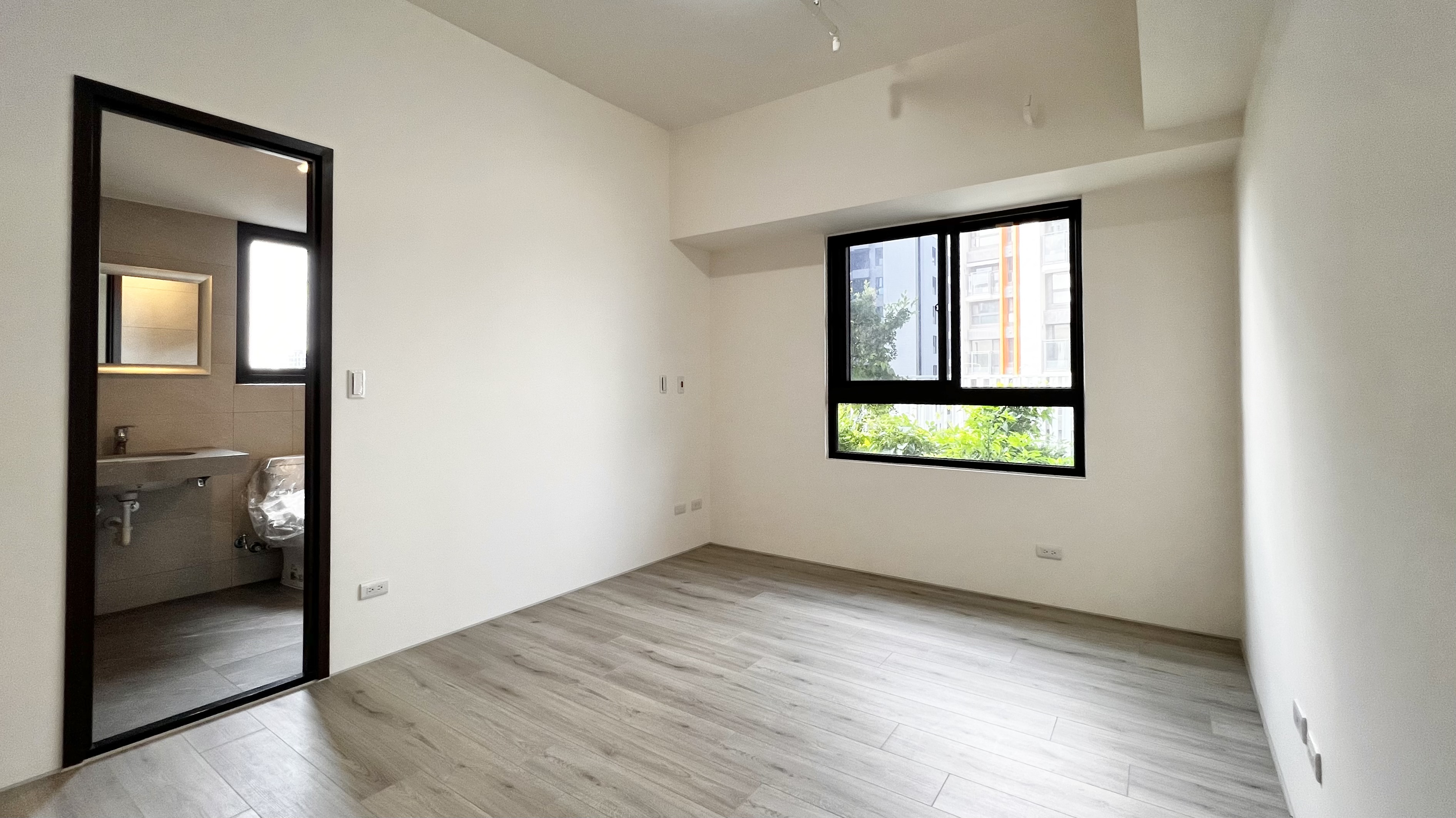 ✨獨家✨登陽釀時光稀有高樓層4房2廳2衛平車全新未入住步行到好事多捷運北屯總站