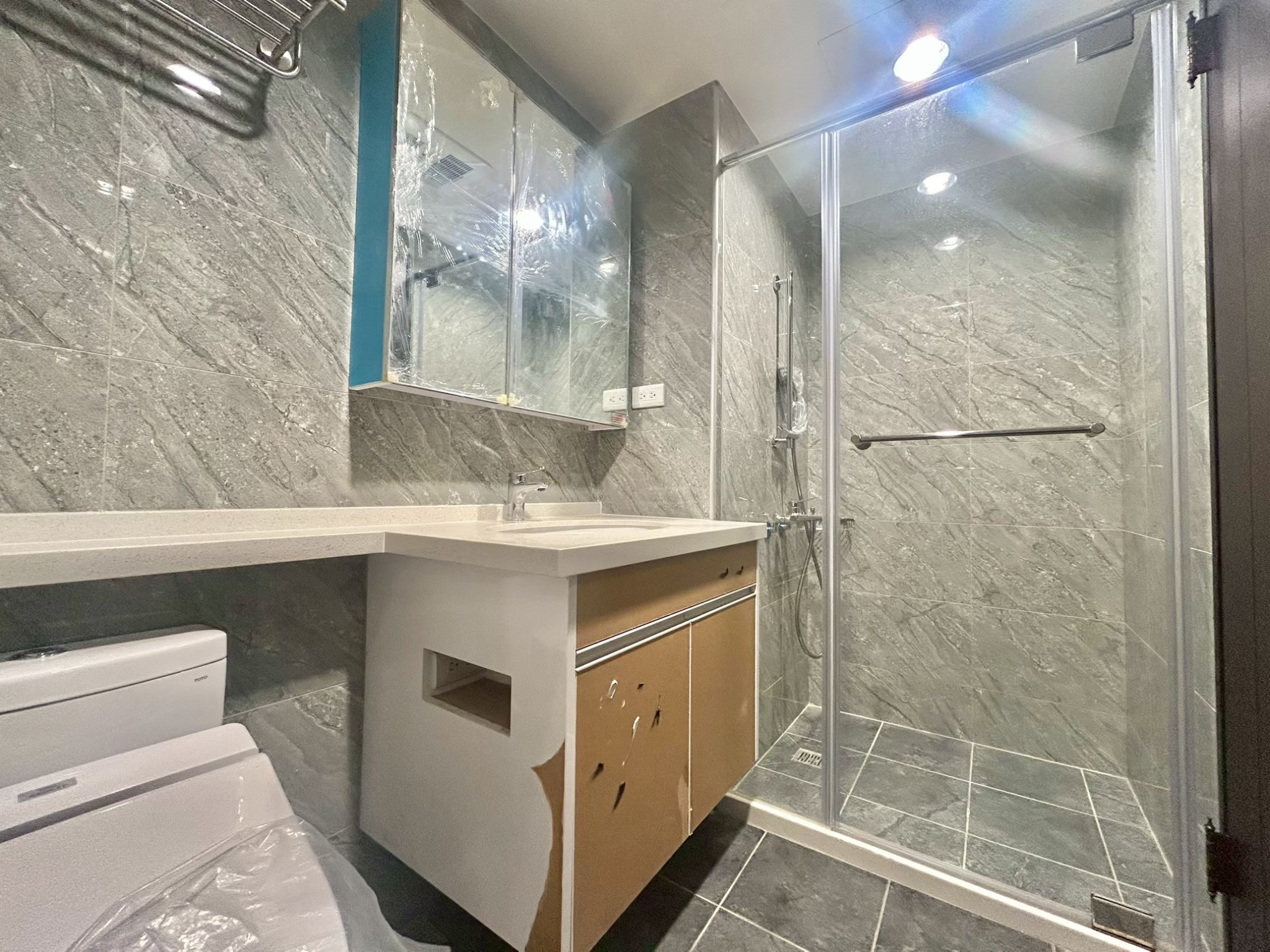 北區丨深怕你錯過一中商圈學區房皇普莊園兩房兩衛+平車