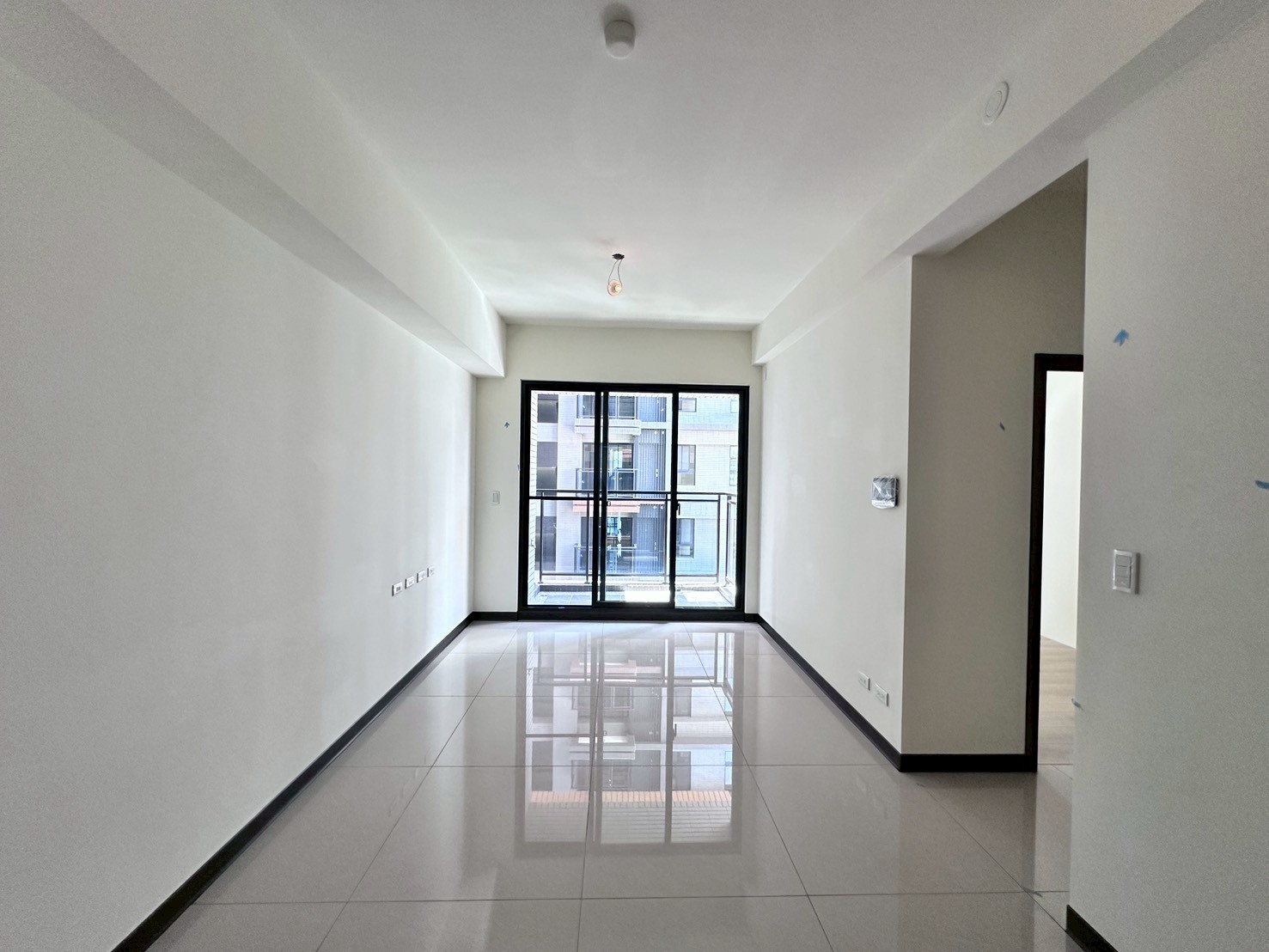 北屯丨機捷特區好市多旁富宇富好全新兩房平車