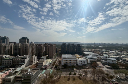 烏日丨高鐵特區娛樂城三房平車學區宅