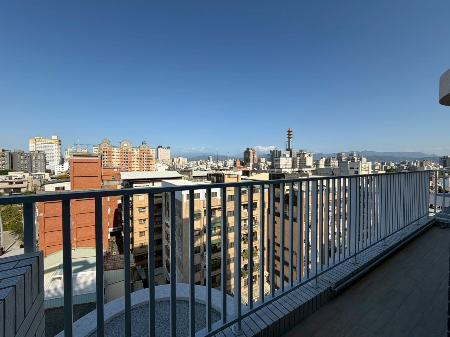 專任｜國美好好西區高樓層視野兩房附車位｜有露臺｜鑰匙在手