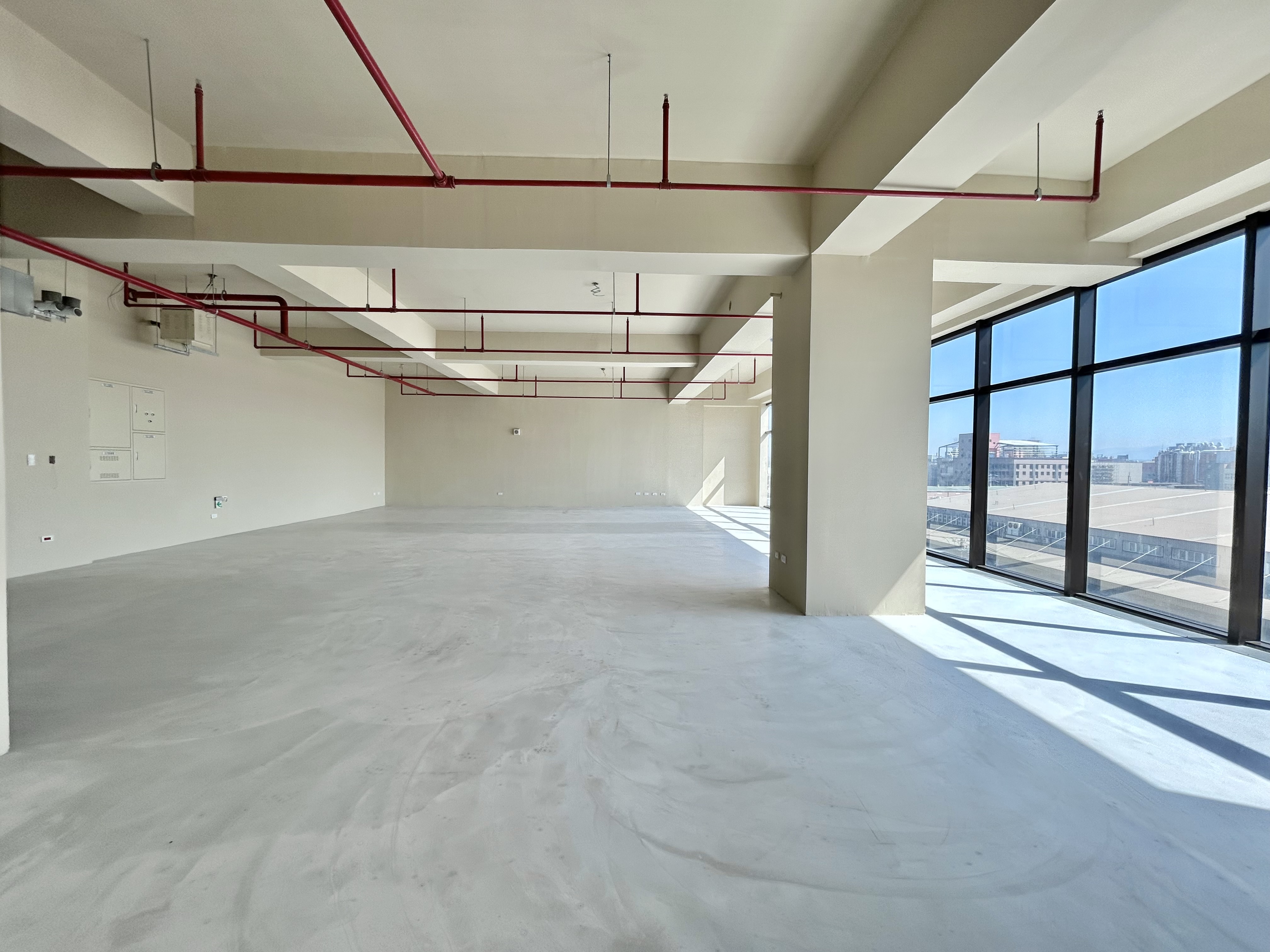 交流道旁ꕤ億聲科技園區全新可廠登辦公室+雙車位