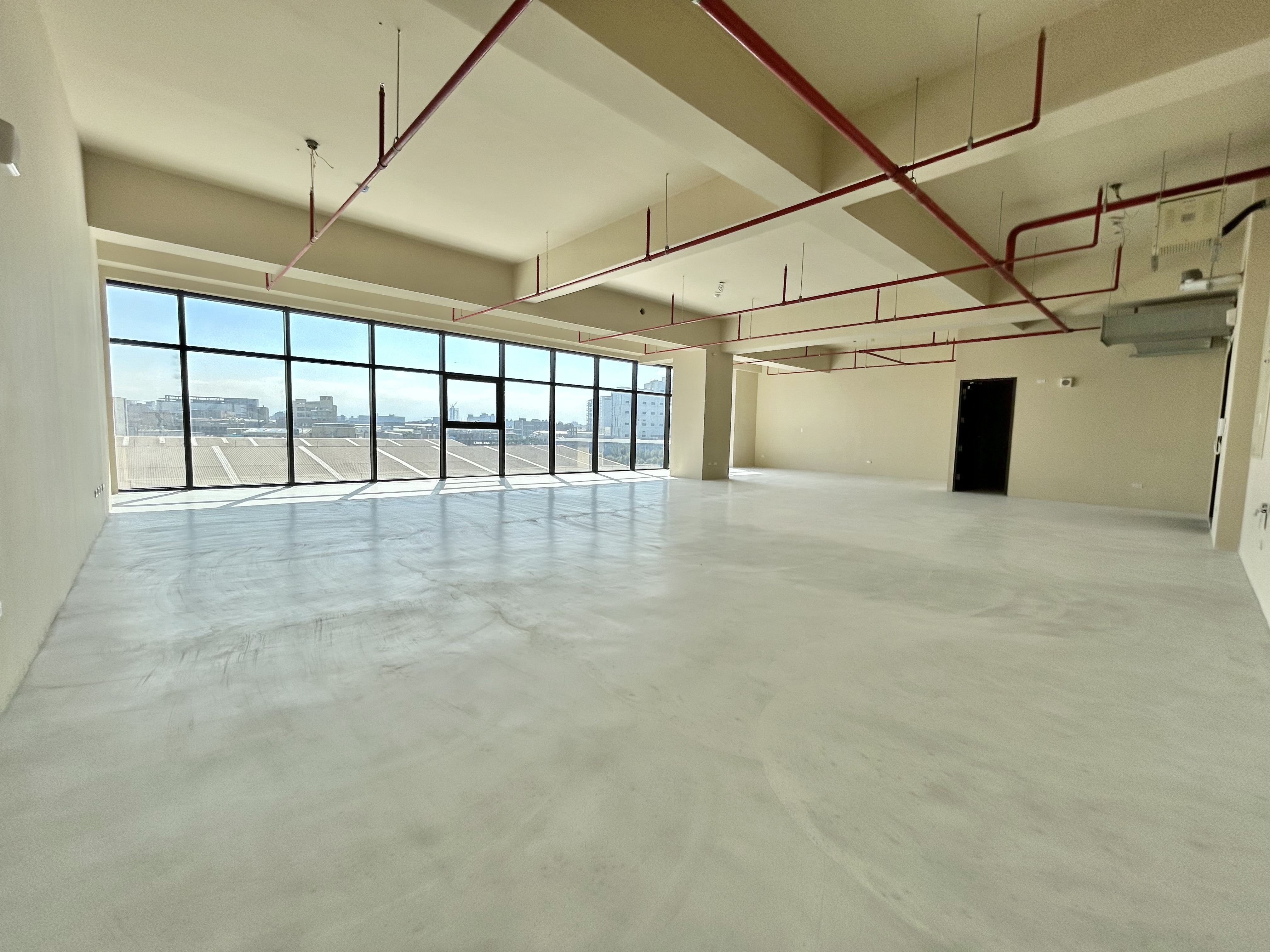 交流道旁ꕤ億聲科技園區全新可廠登辦公室+雙車位