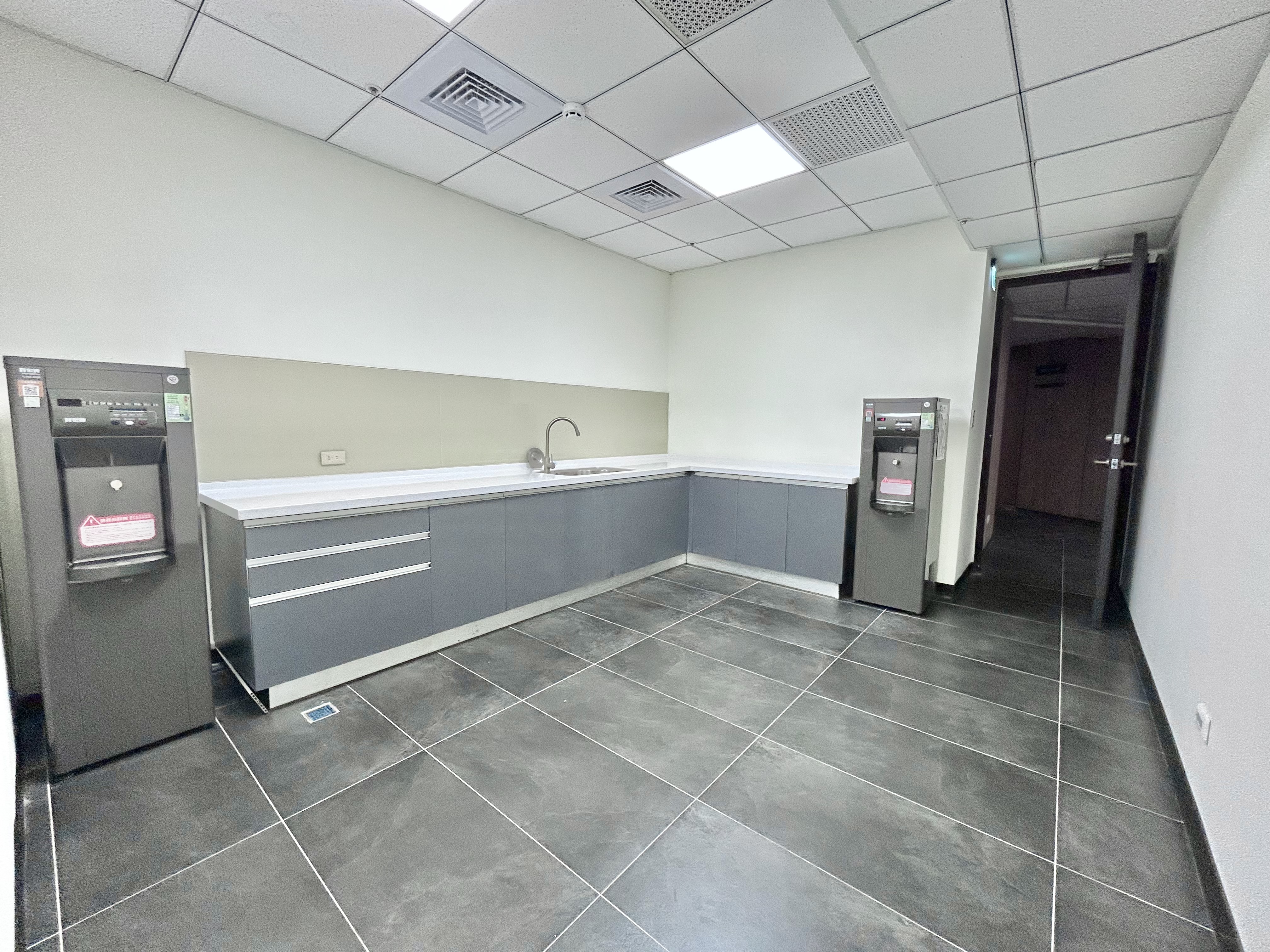 交流道旁ꕤ億聲科技園區全新可廠登辦公室+雙車位