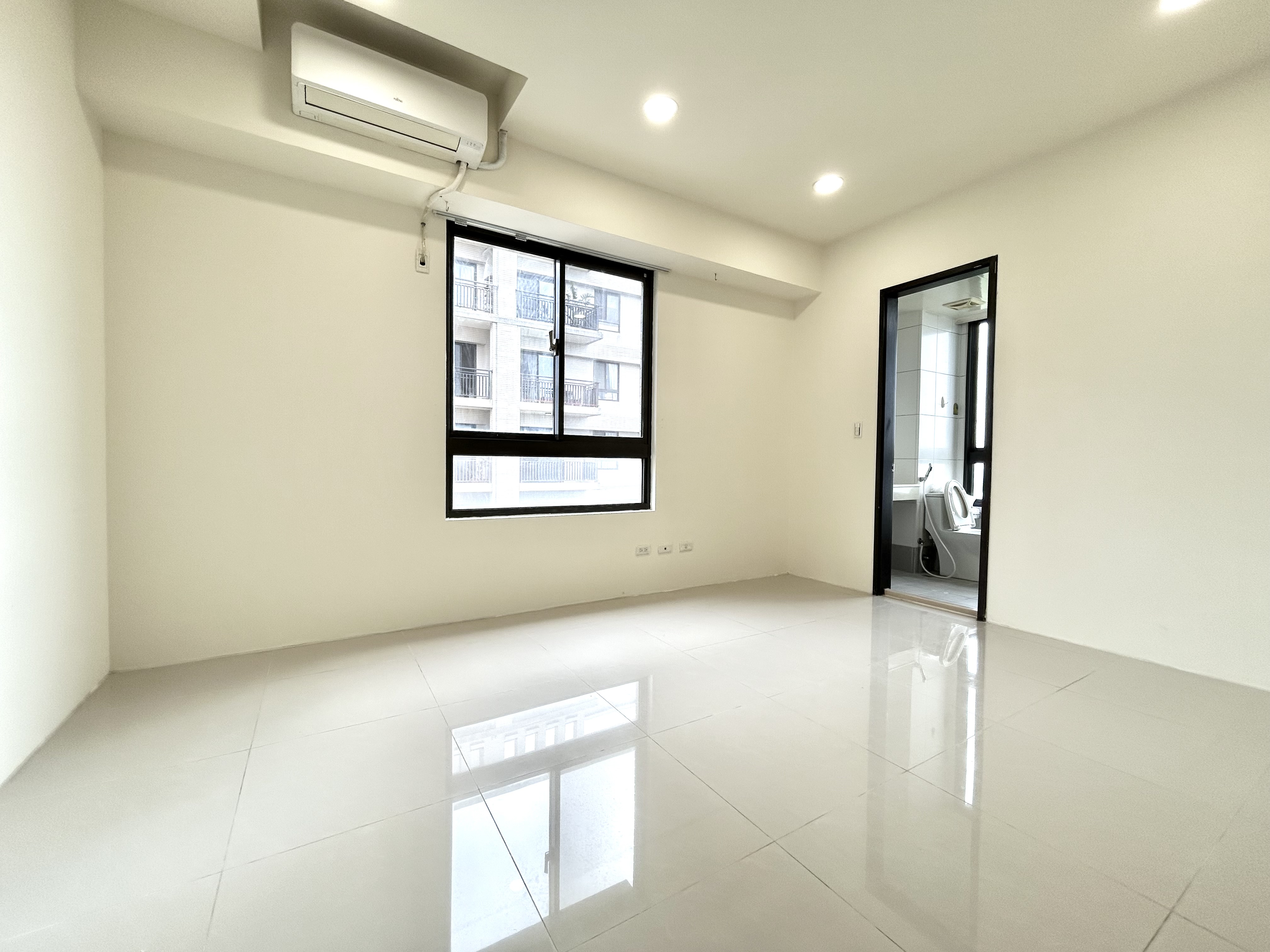 鄰近青埔捷運站ꕤ太睿A19簡配前後陽台雙衛浴開窗大三房車位