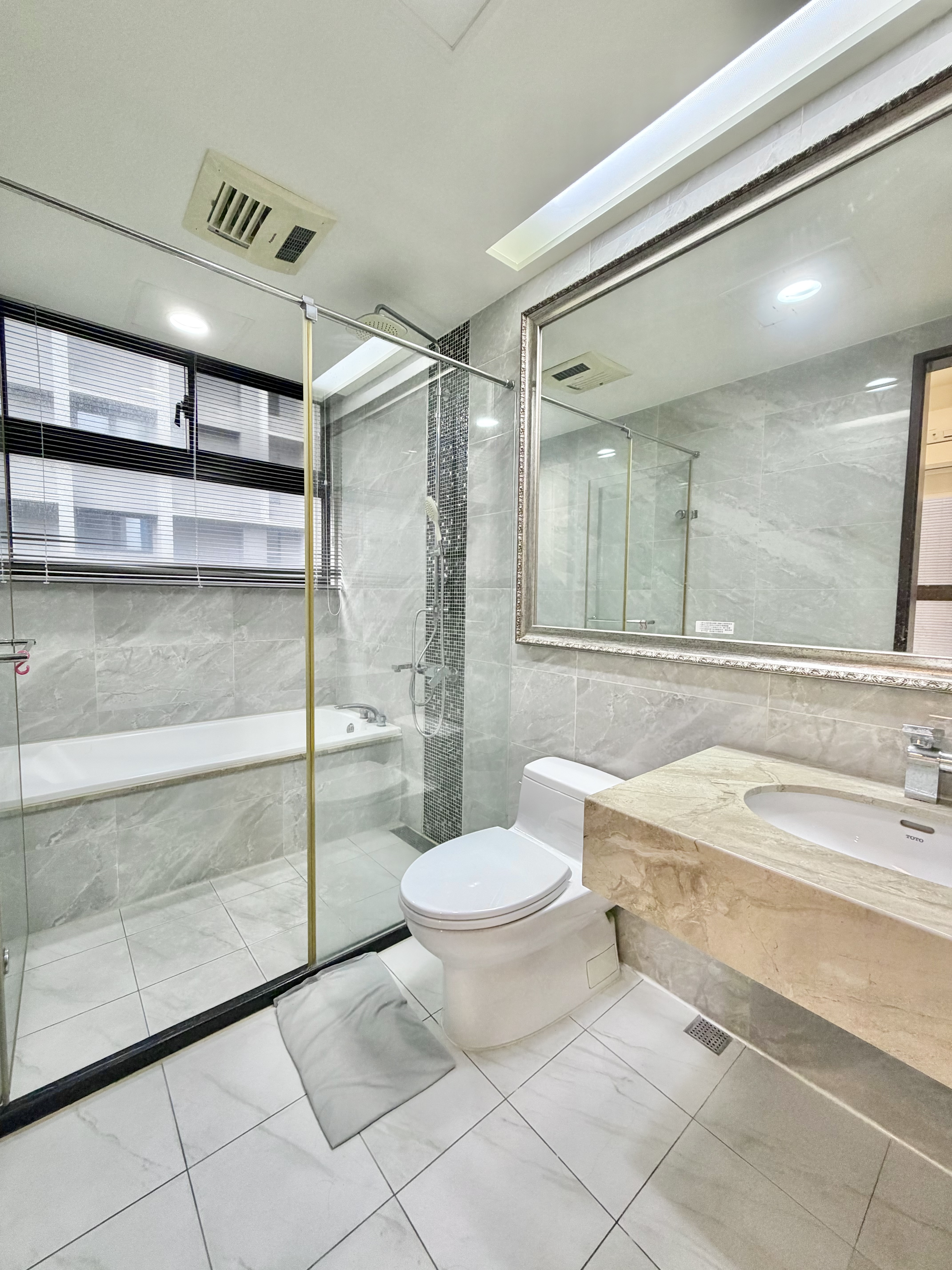 高鐵A18站正蛋黃區ꕤ力璞棧精美裝潢高樓三房車位