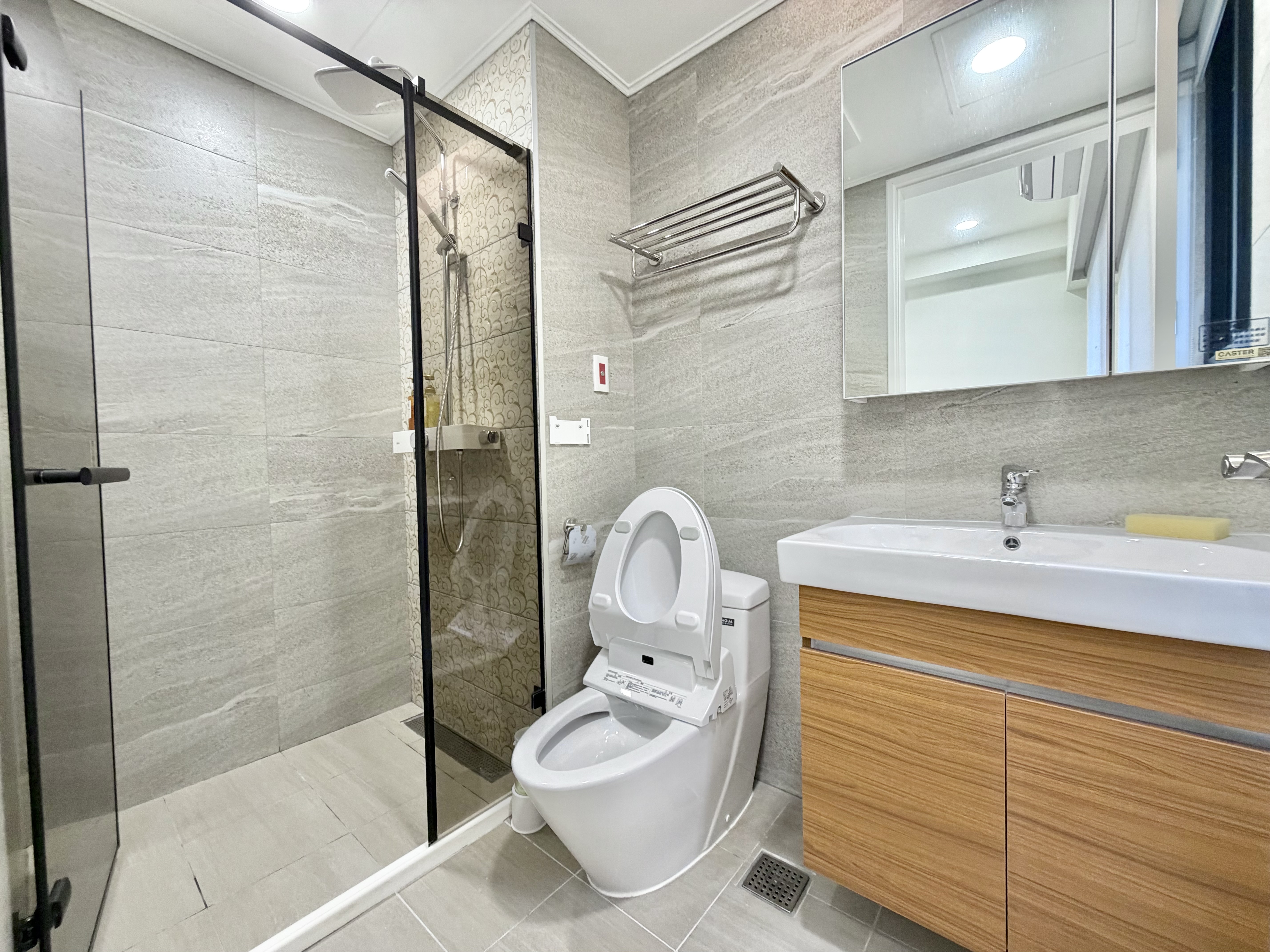 步行350M捷運A19ꕤ威均晶璽雙衛浴精美裝潢大兩房車位