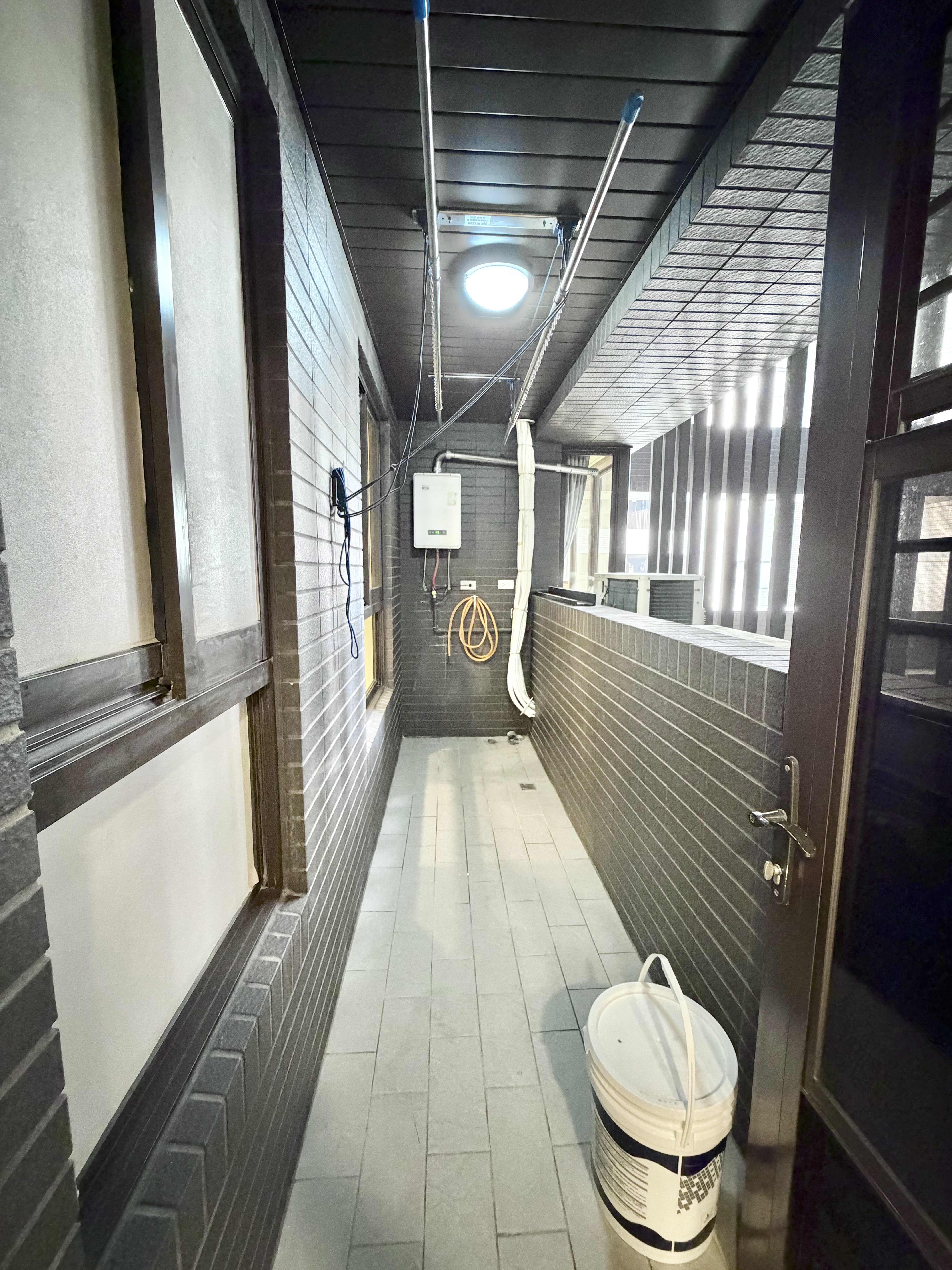 高鐵A18站ꕤ明日苑-5國寶苑精美裝潢衛浴雙開大四房車位