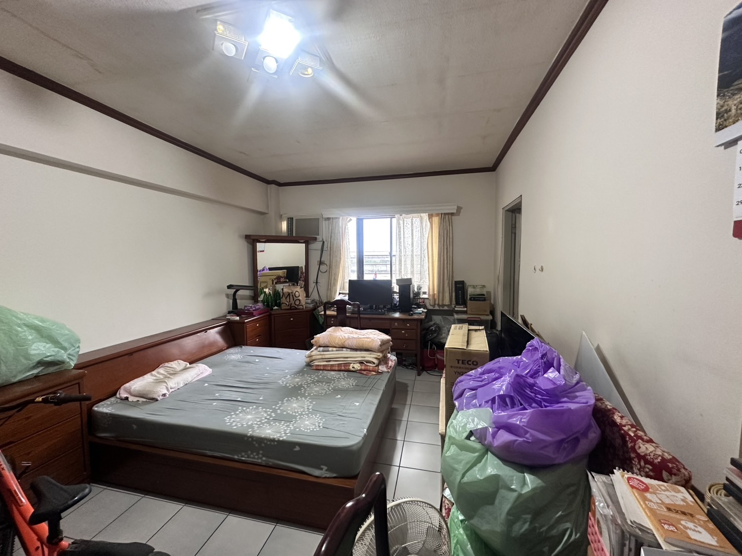 勝開芳鄰電梯四房可停車－住商活力小蔣