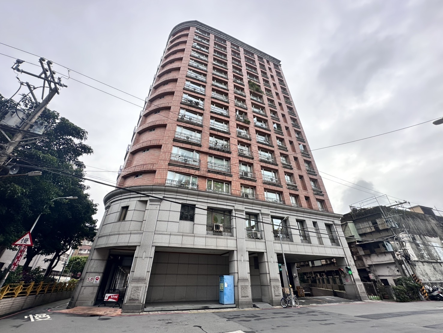 經典歐洲林蔭公園美景三房平車-住商活力小蔣