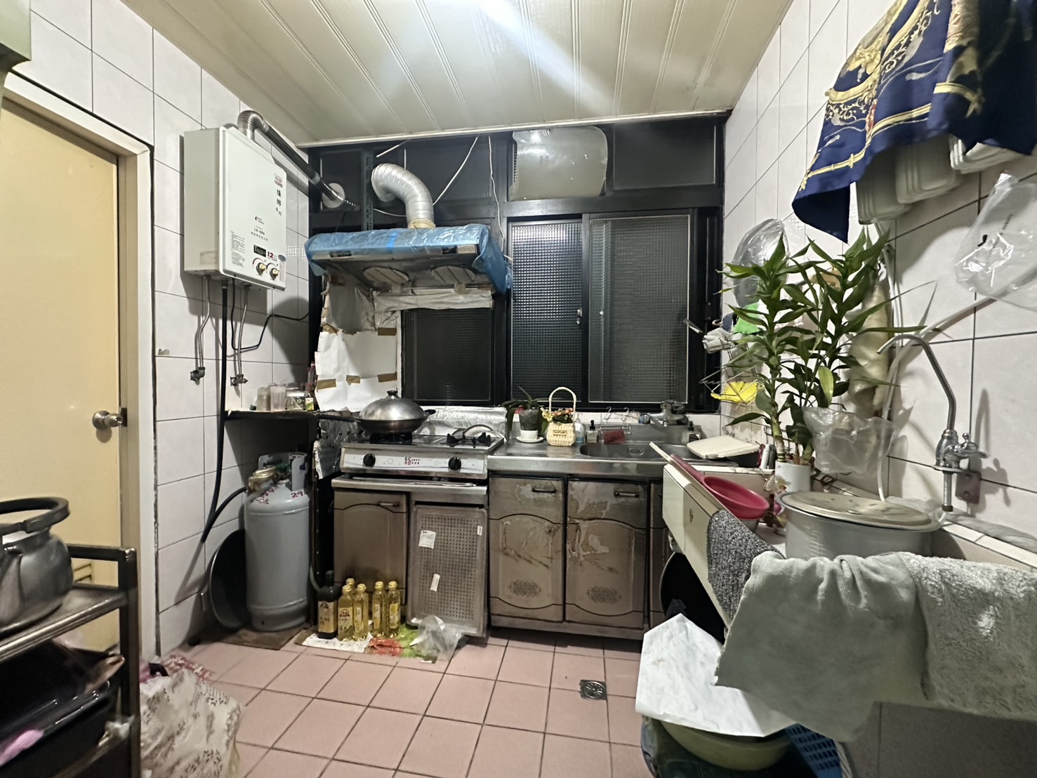 中和環球商圈３房，單價３字頭，還不搶？住商活力小蔣