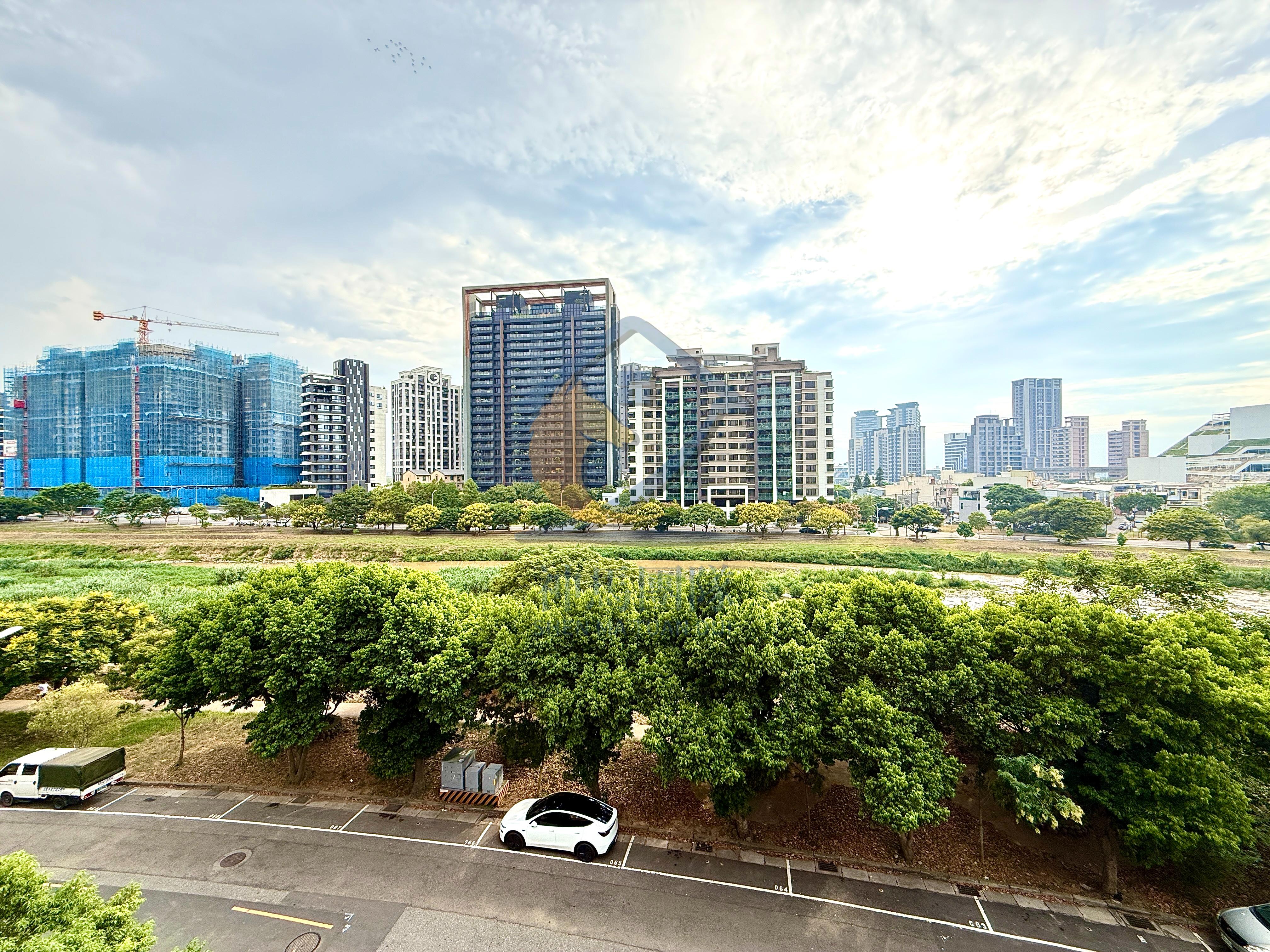 青埔買房買屋 青埔美術館水岸住店宅
