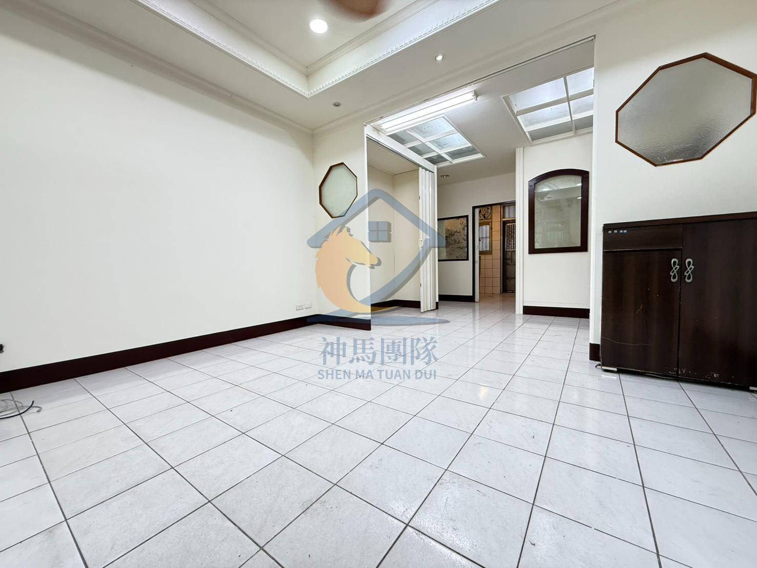 青埔買房買屋 近青埔【門前庭院停車】別墅(頂加鐵皮)