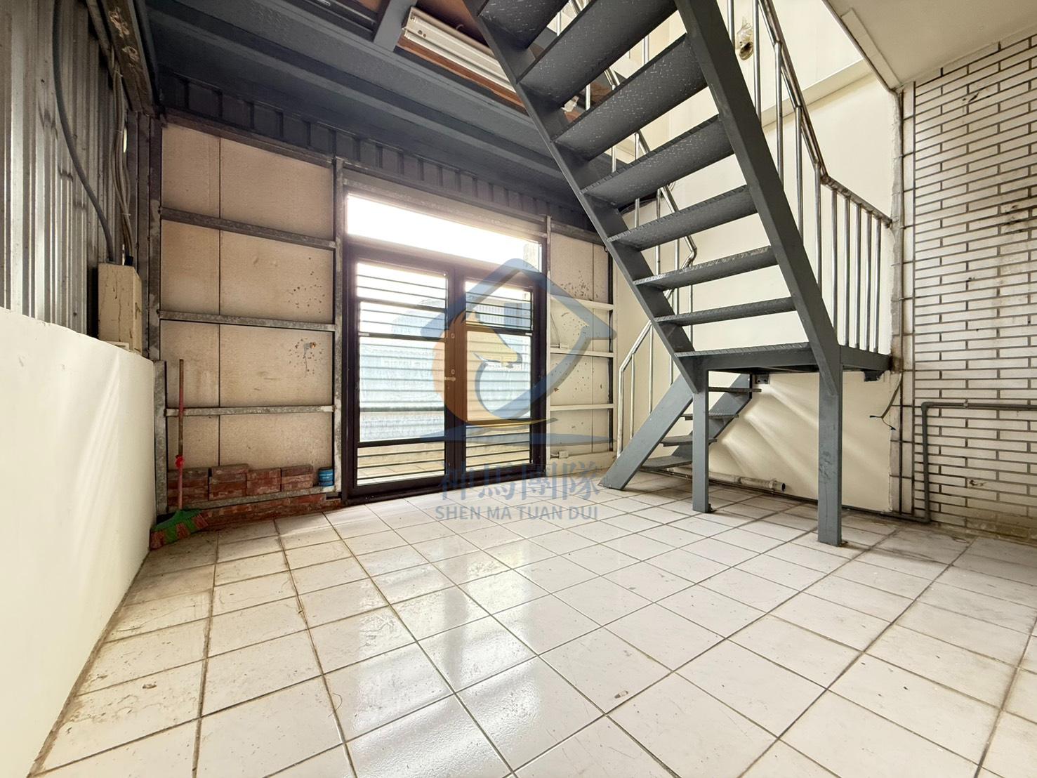 青埔買房買屋 近青埔【門前庭院停車】別墅(頂加鐵皮)