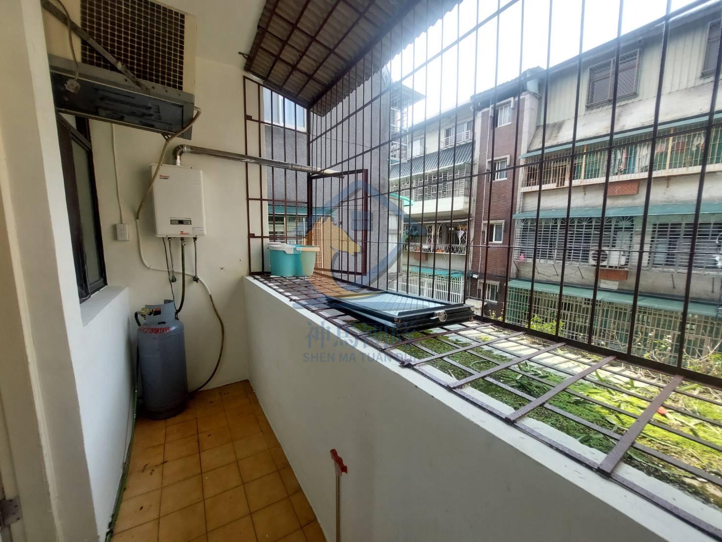 青埔買房買屋 板橋國光國小低總價黃金三樓