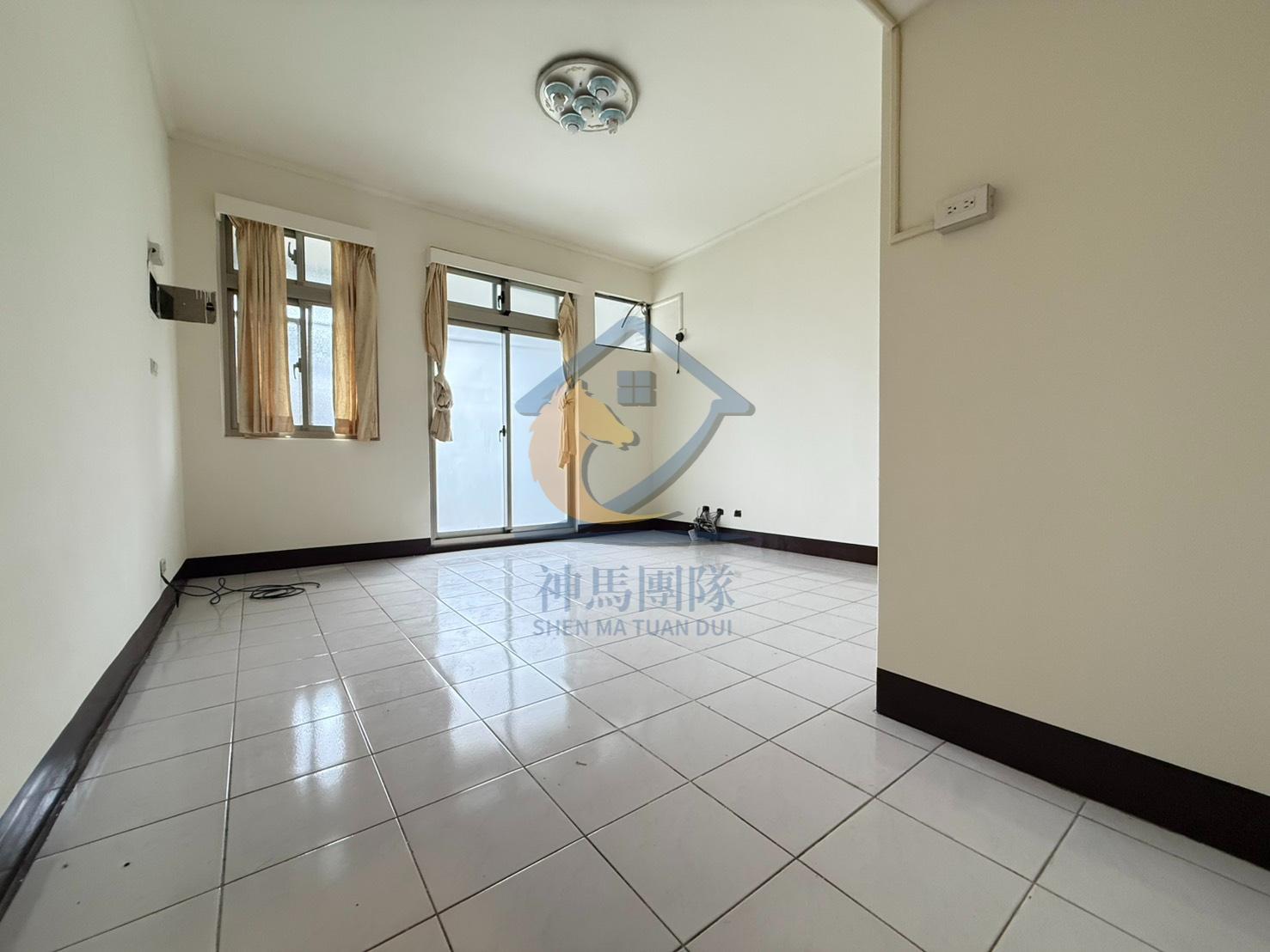 青埔買房買屋 近青埔【門前庭院停車】別墅(頂加鐵皮)