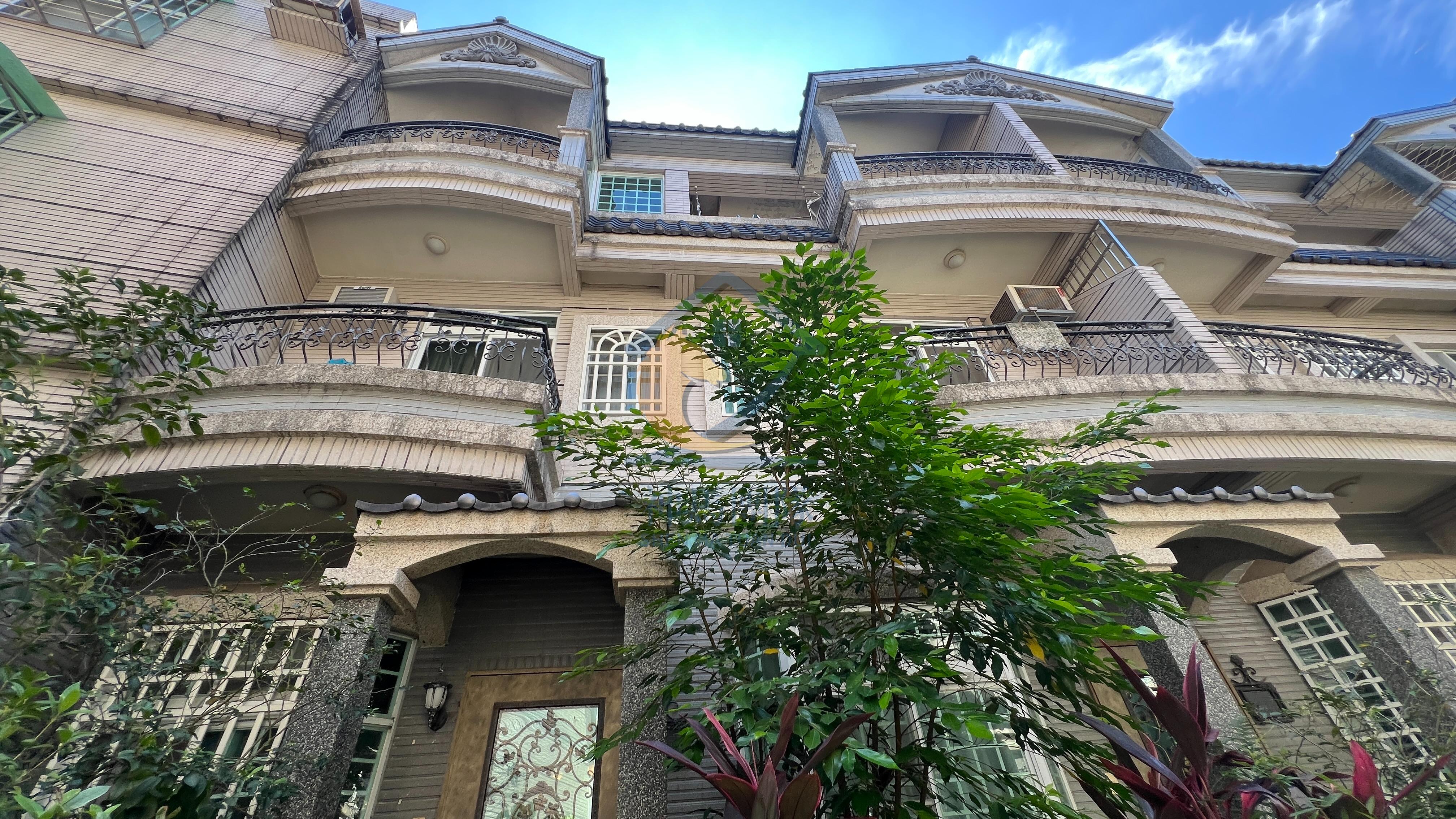 青埔買房買屋 大溪麗景花園雙學區雙車位美別墅