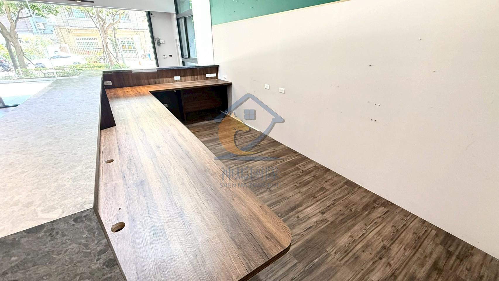 青埔買房買屋 青埔A18-曜建築店面出售