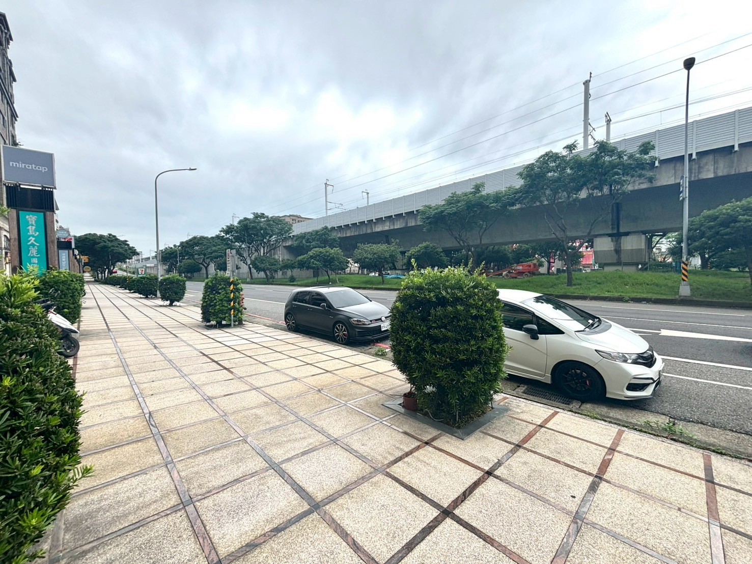 青埔買房買屋 出租 青埔A17 城市勳章金店面