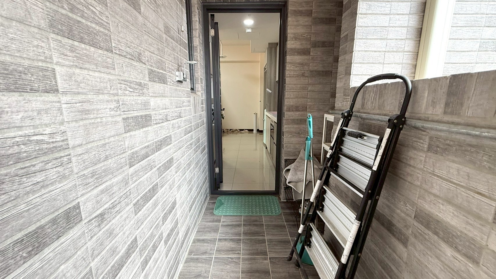 青埔買房買屋 青埔A18櫻花緻頂樓三房車