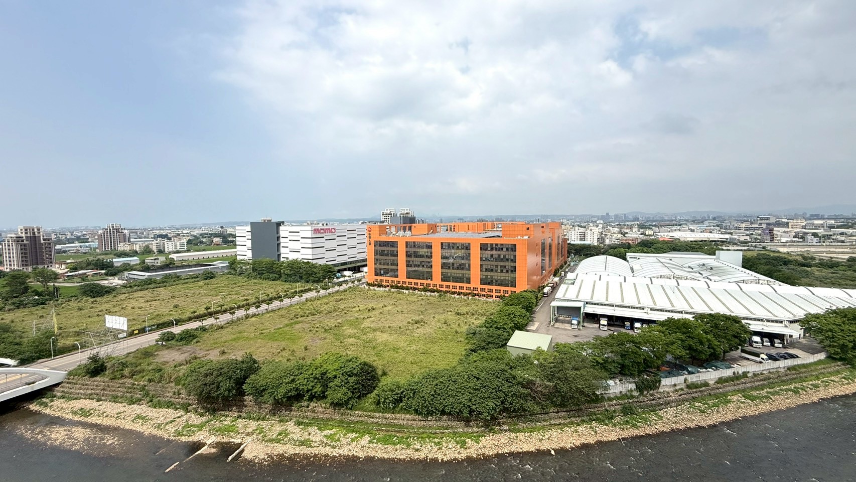 青埔買房買屋 青埔A18櫻花緻頂樓三房車