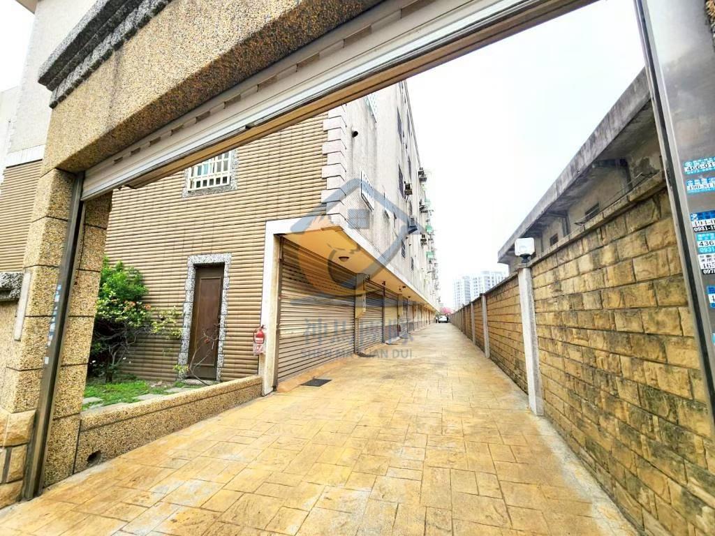 青埔買房買屋 過嶺雙車透天別墅