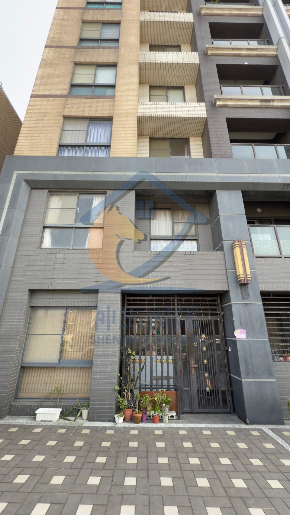 青埔買房買屋 過嶺 百萬裝潢店住+車位