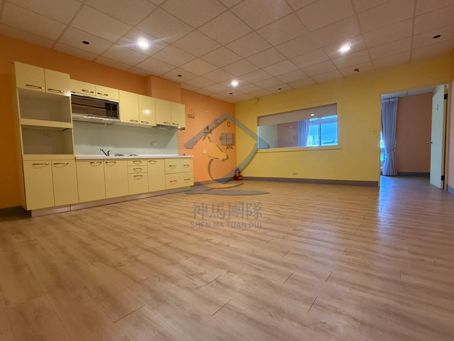 青埔買房買屋 大竹國小大面寬金透店近百坪