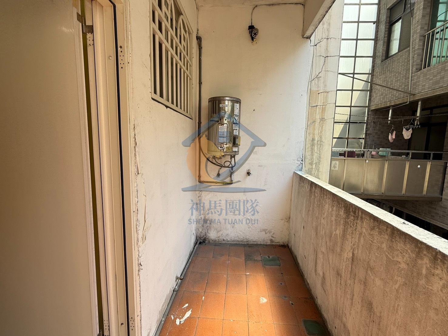 青埔買房買屋 大竹國小大面寬金透店近百坪