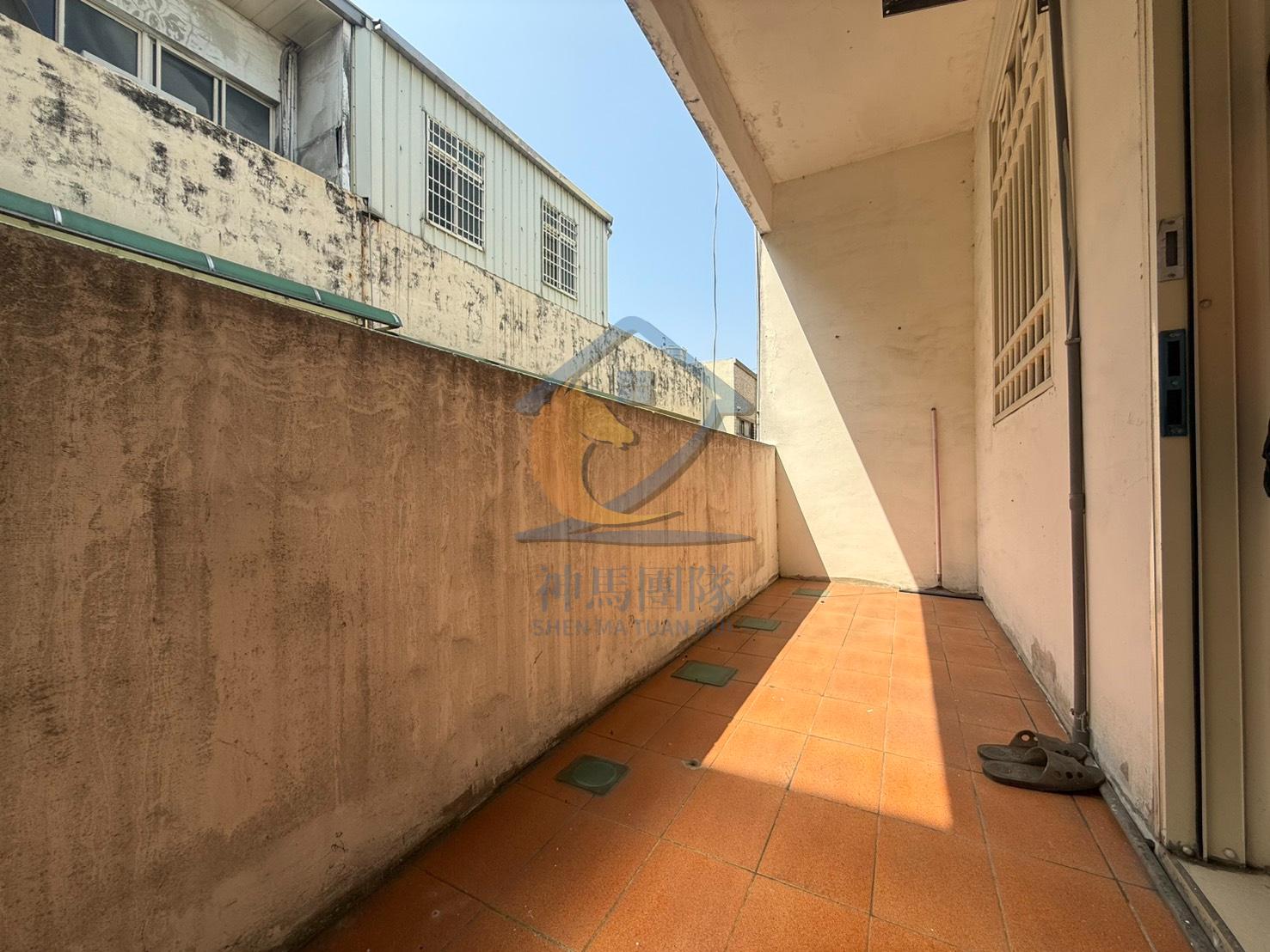 青埔買房買屋 大竹國小大面寬金透店近百坪