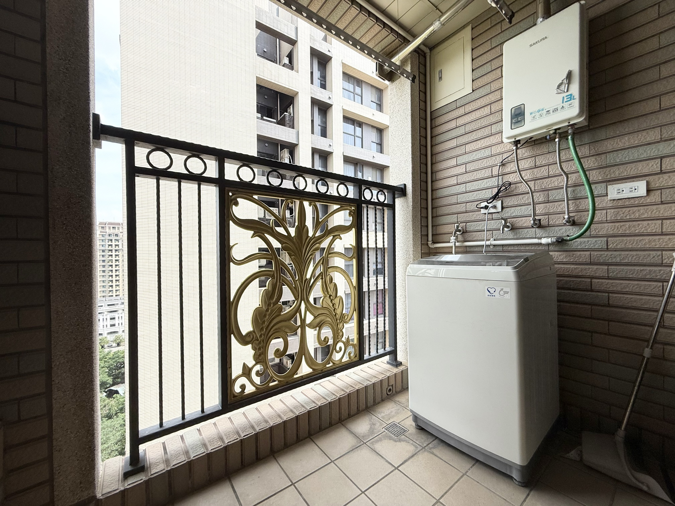 青埔買房買屋 八擴重劃G01捷運站精裝2房車